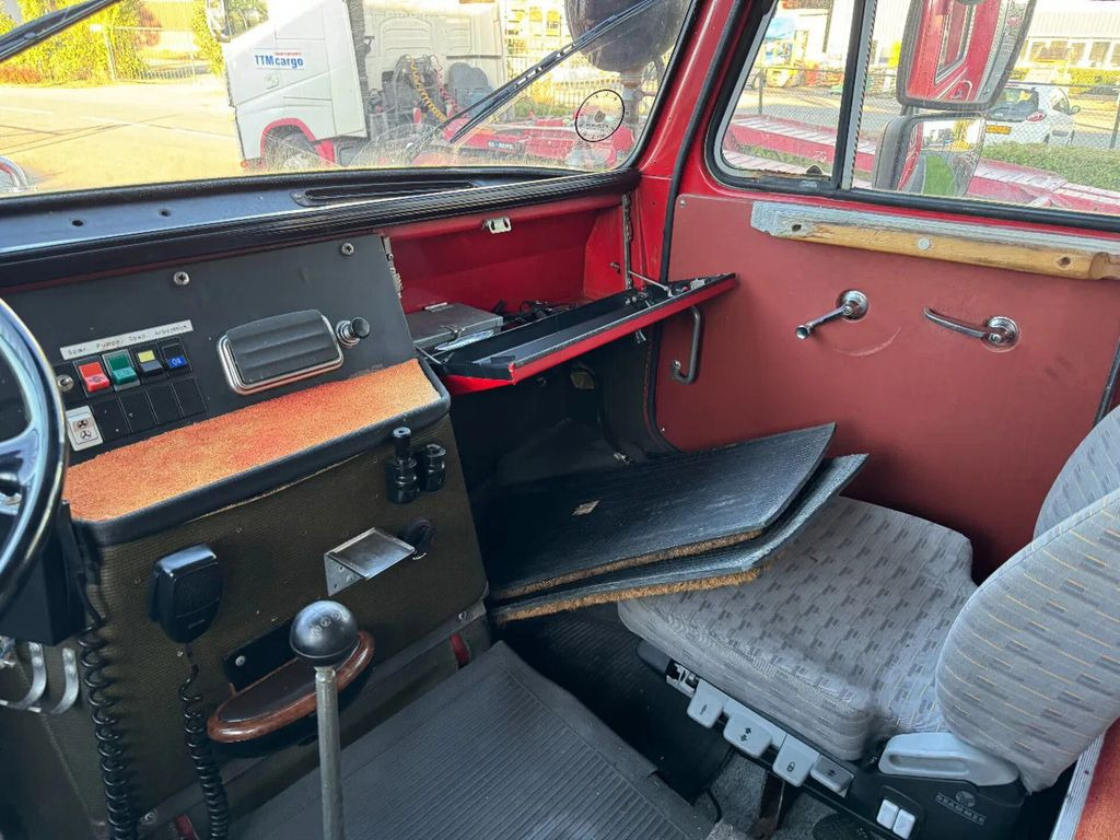 Camion de pompier MAN 13 4X2 FIRE TRUCK: photos 10