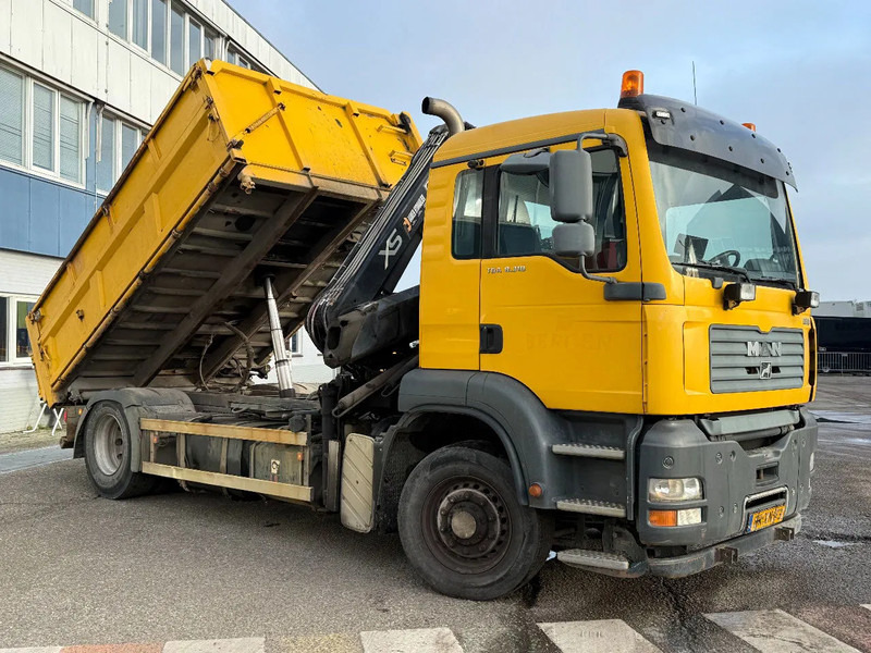 MAN TGA 18.310 4X4 + HIAB 122 ES-2 - DAMAGED CRANE - Camion grue: photos 1 MAN TGA 18.310 4X4 + HIAB 122 ES-2 - DAMAGED CRANE - Camion grue: photos 1