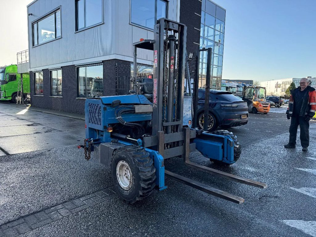 Moffett M5 20.3 2 TONS + SIDESHIFT - M5 20.3 KOOIAAP HEF - Chariot embarqué: photos 3 Moffett M5 20.3 2 TONS + SIDESHIFT - M5 20.3 KOOIAAP HEF - Chariot embarqué: photos 3
