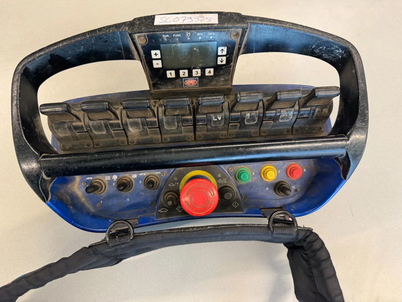 Camion plateau, Camion grue Scania G440 8X2 EURO 6 HMF 8520 + REMOTE CONTROL TWISTLOCKS: photos 7