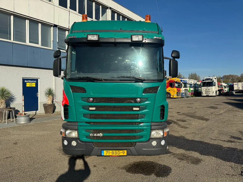 Camion plateau, Camion grue Scania G440 8X2 EURO 6 HMF 8520 + REMOTE CONTROL TWISTLOCKS: photos 10