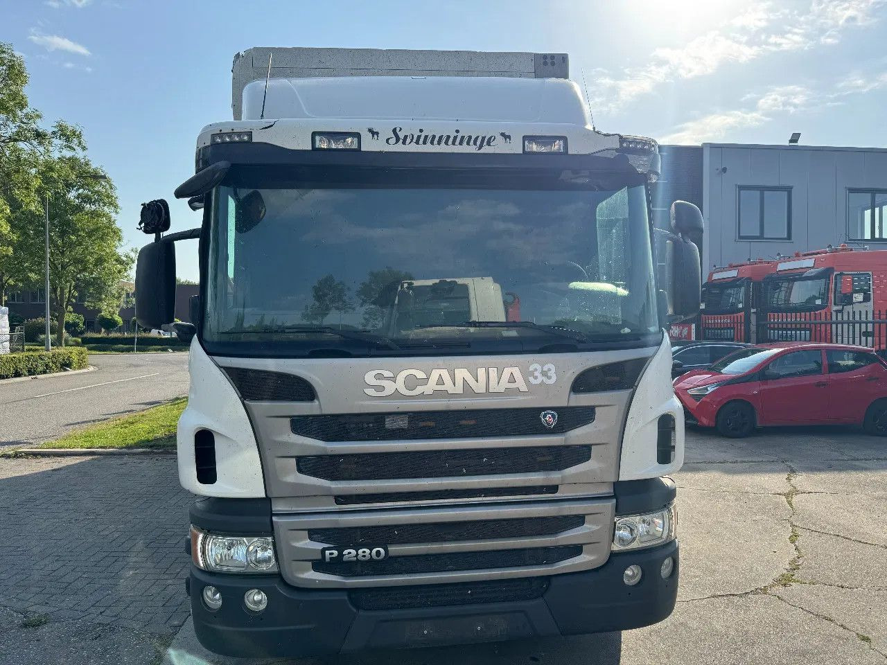 Scania P280 6X2 SCHMITZ BOX + ZEPRO 2000KG LIFT EURO 6 - Camion fourgon: photos 2 Scania P280 6X2 SCHMITZ BOX + ZEPRO 2000KG LIFT EURO 6 - Camion fourgon: photos 2