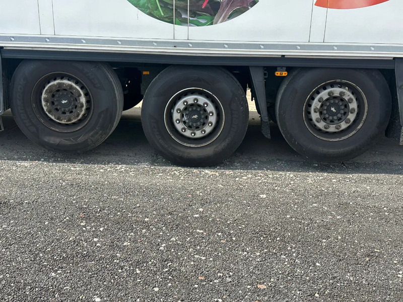 Semi-remorque frigorifique Schmitz Cargobull SCB*S3B THERMO KING SLX300E 3 AXLE: photos 9 Semi-remorque frigorifique Schmitz Cargobull SCB*S3B THERMO KING SLX300E 3 AXLE: photos 9