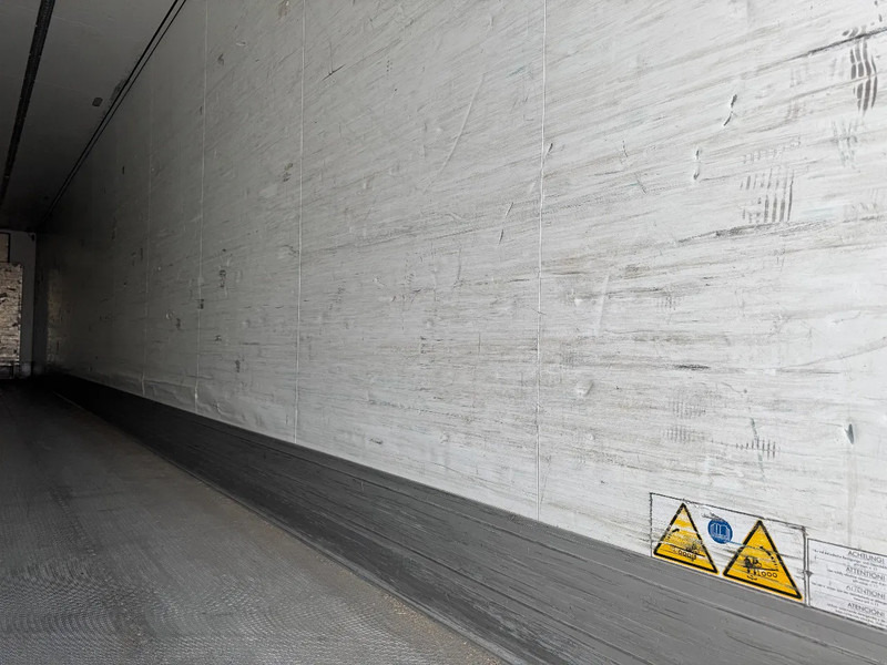 Semi-remorque frigorifique Schmitz Cargobull SKO 24 + THERMO KING SLX 300 D/E TÜV TILL 02-2026: photos 13