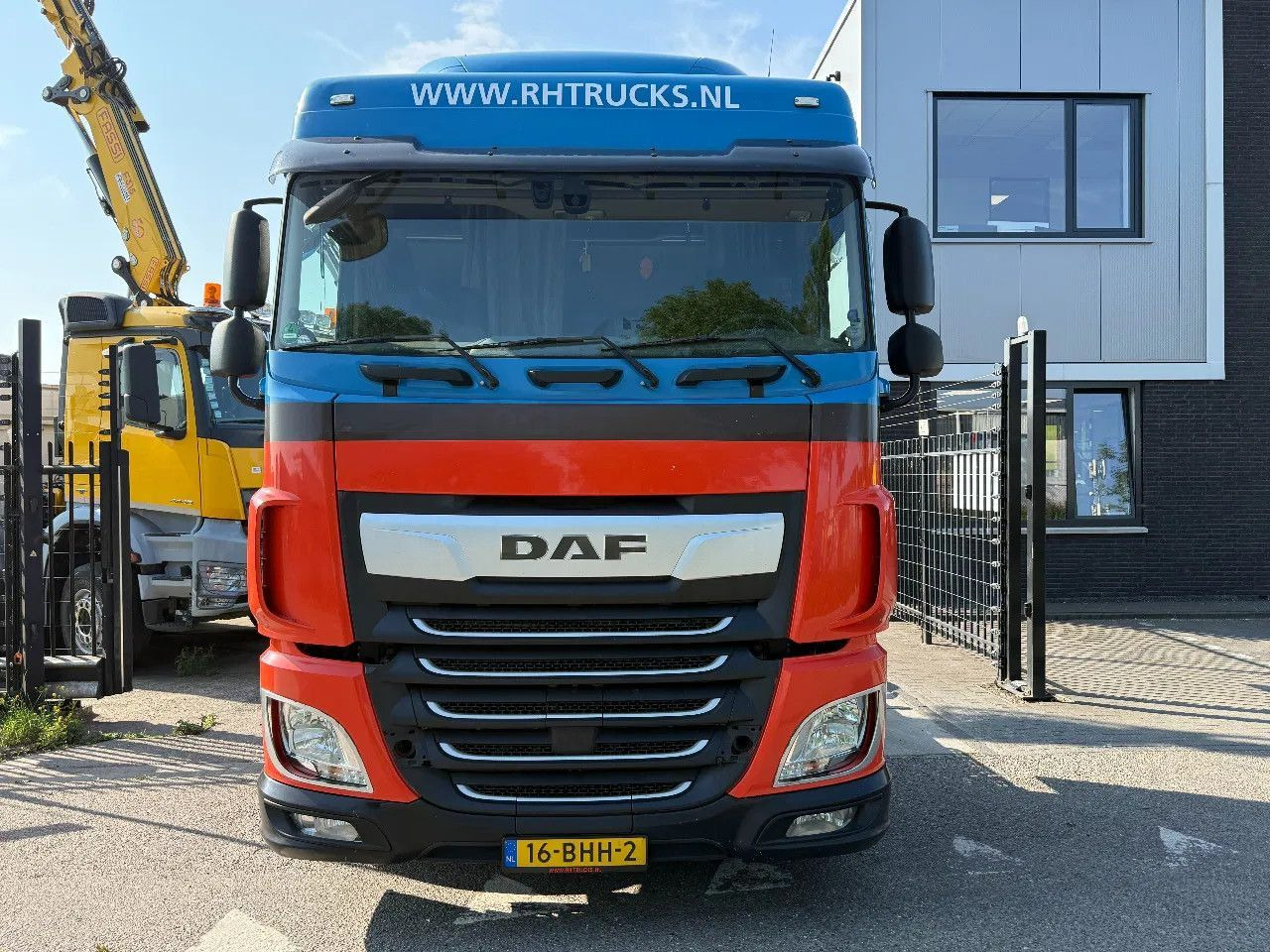 DAF XF 440 4X2 ENGINE RUNNING BUT TICKING! - Tracteur routier: photos 3 DAF XF 440 4X2 ENGINE RUNNING BUT TICKING! - Tracteur routier: photos 3