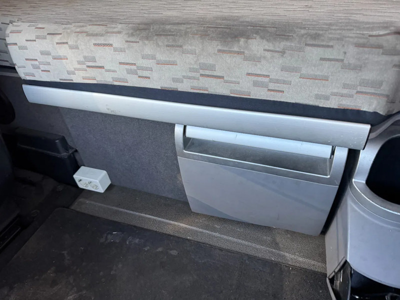 Tracteur routier DAF XF 440 4X2 EURO 6 SKIRTS 2017: photos 15 Tracteur routier DAF XF 440 4X2 EURO 6 SKIRTS 2017: photos 15