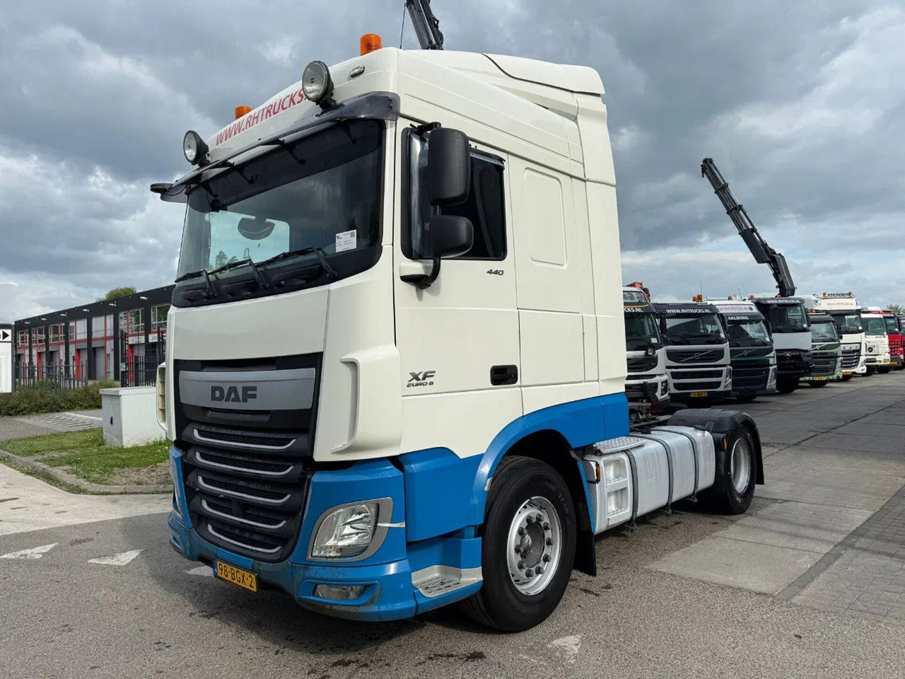 DAF XF 440 4X2 EURO 6 SPOILERS HOLLAND TRUCK - Tracteur routier: photos 1 DAF XF 440 4X2 EURO 6 SPOILERS HOLLAND TRUCK - Tracteur routier: photos 1