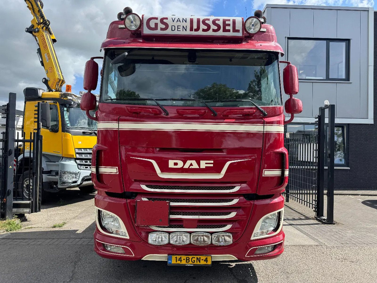 DAF XF 440 4X2 - EURO 6 + TÜV 03-2026 - Tracteur routier: photos 2 DAF XF 440 4X2 - EURO 6 + TÜV 03-2026 - Tracteur routier: photos 2
