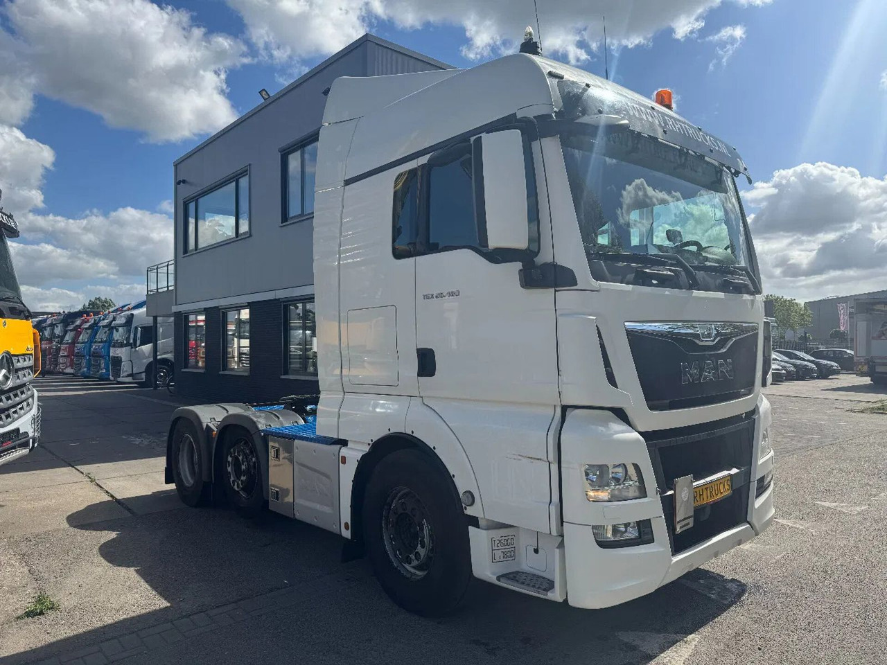 MAN TGX 26.480 6X2 EURO 6 SPOILERS AUTOMATIC - Tracteur routier: photos 3 MAN TGX 26.480 6X2 EURO 6 SPOILERS AUTOMATIC - Tracteur routier: photos 3