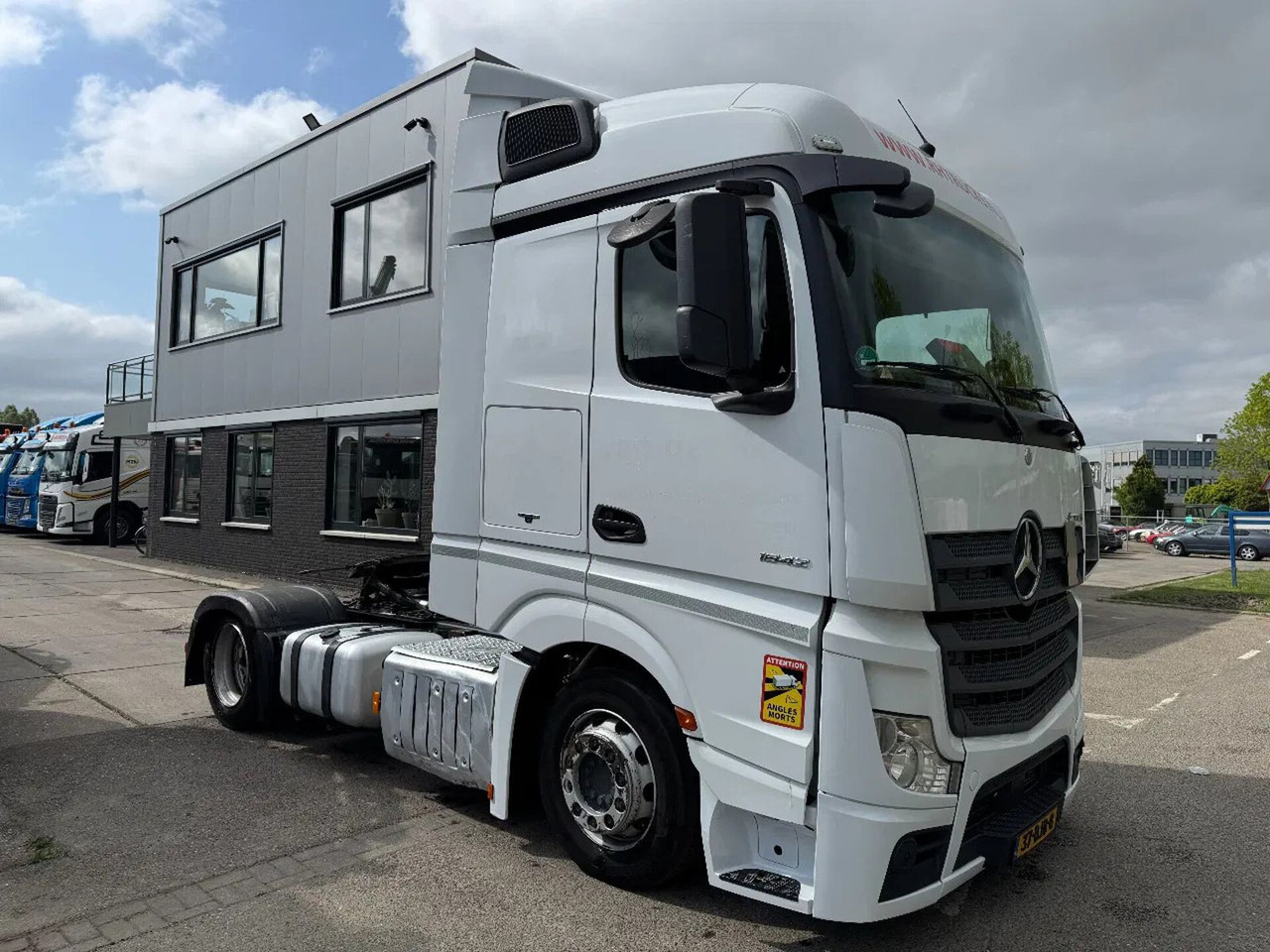 Mercedes-Benz Actros 4X2 - EURO 6 + HEFSCHOTEL + ROCKINGER VAN - Tracteur routier: photos 3 Mercedes-Benz Actros 4X2 - EURO 6 + HEFSCHOTEL + ROCKINGER VAN - Tracteur routier: photos 3