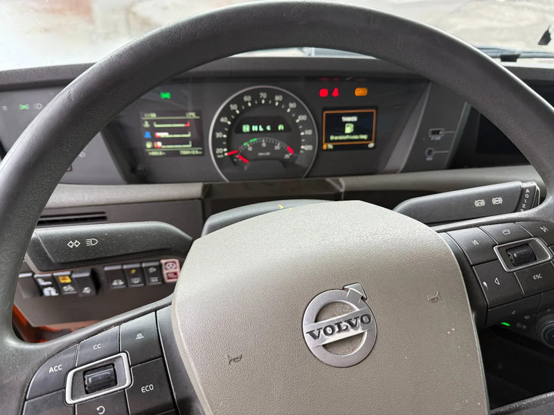 Tracteur routier Volvo FH 4 540, 8X4, 700410 KM, INTARDER TUV 12-02-2026: photos 12 Tracteur routier Volvo FH 4 540, 8X4, 700410 KM, INTARDER TUV 12-02-2026: photos 12