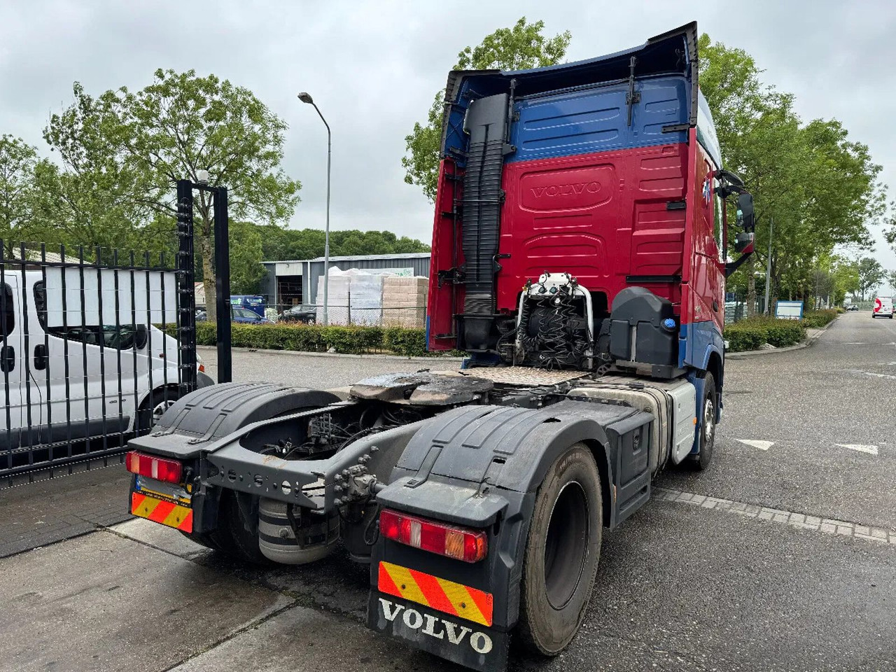 Volvo FH 420 4X2 SPOILERS STANDKLIMA EURO 6 2017 - Tracteur routier: photos 5 Volvo FH 420 4X2 SPOILERS STANDKLIMA EURO 6 2017 - Tracteur routier: photos 5