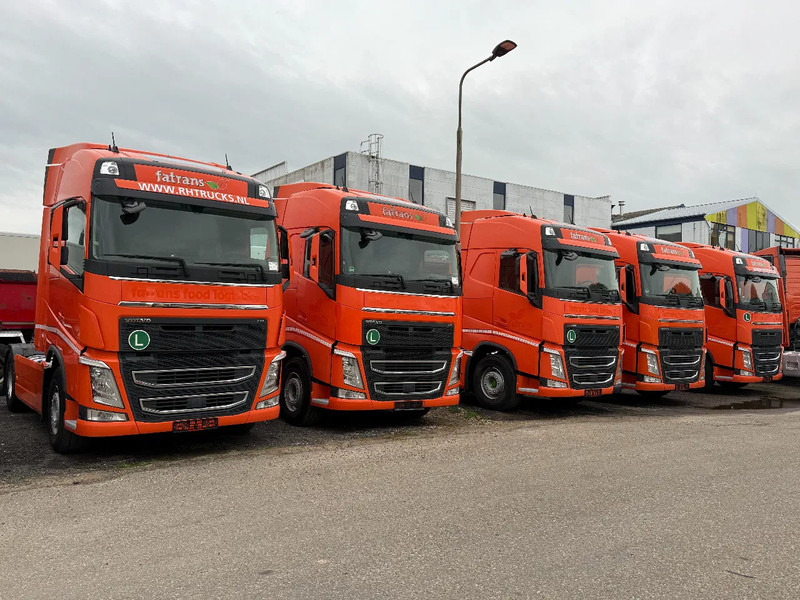 Volvo FH 460 4X2 EURO 6 SKIRTS I PARK COOL - Tracteur routier: photos 1 Volvo FH 460 4X2 EURO 6 SKIRTS I PARK COOL - Tracteur routier: photos 1