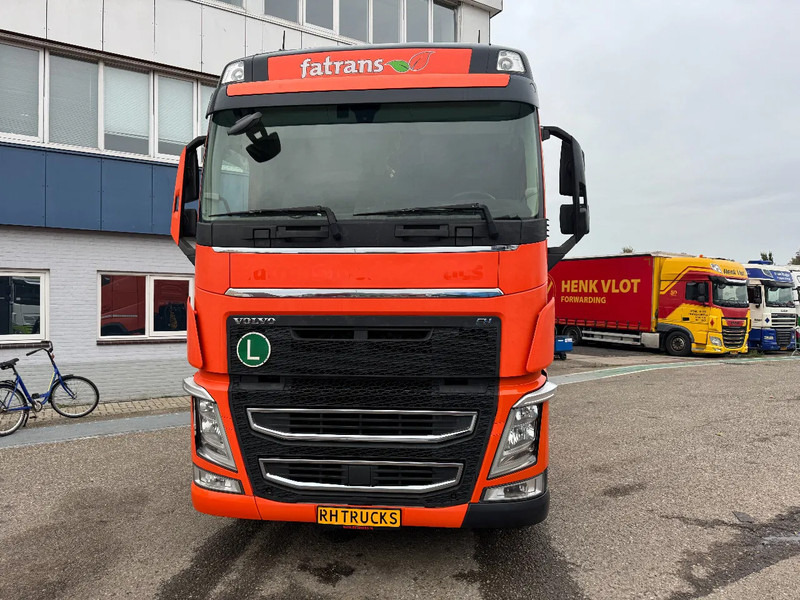 Volvo FH 460 4X2 EURO 6 SKIRTS I PARK COOL - Tracteur routier: photos 3 Volvo FH 460 4X2 EURO 6 SKIRTS I PARK COOL - Tracteur routier: photos 3