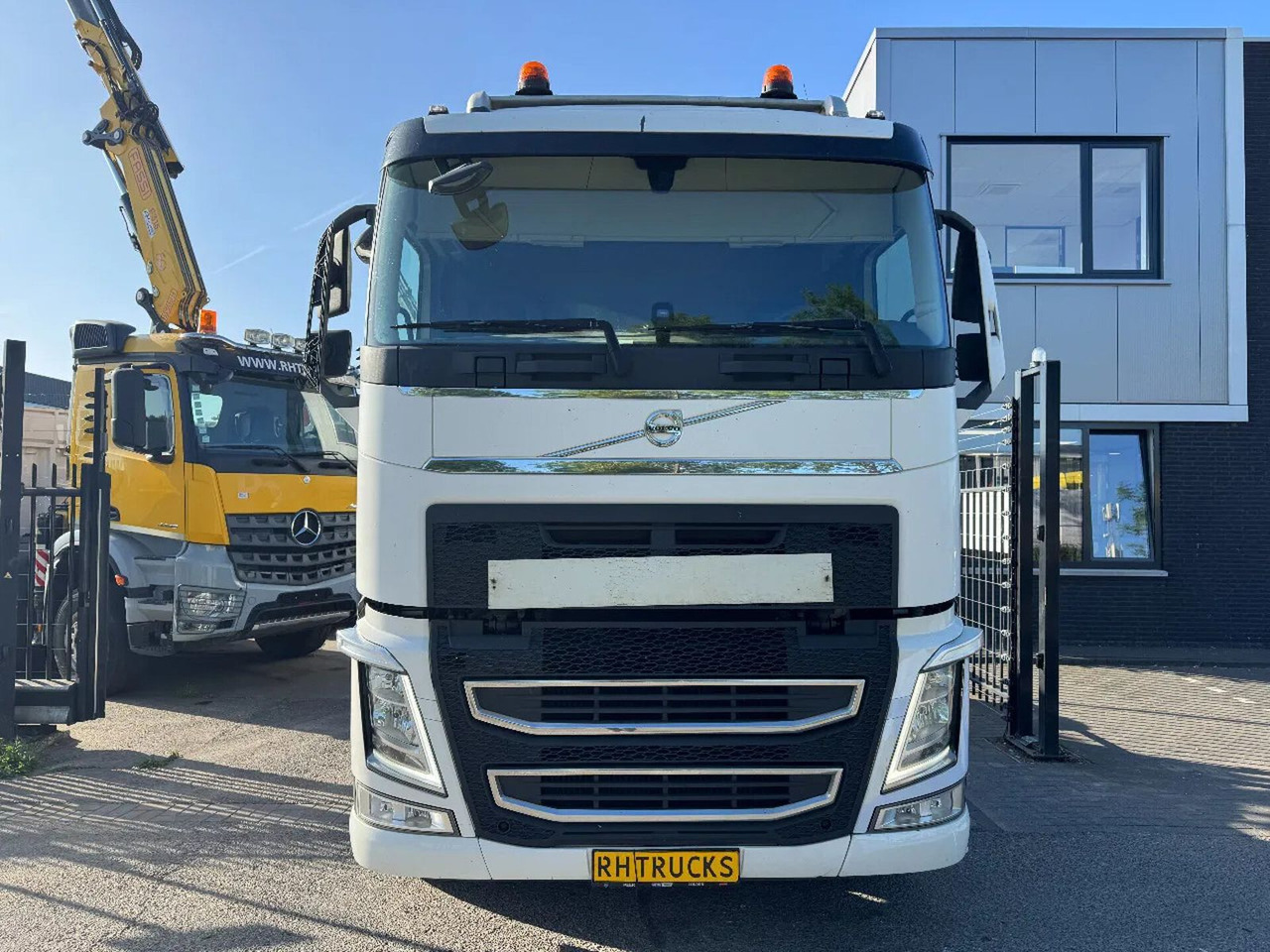 Volvo FH 460 6X2 - EURO 6 + LIFTING AXLE - Tracteur routier: photos 2 Volvo FH 460 6X2 - EURO 6 + LIFTING AXLE - Tracteur routier: photos 2