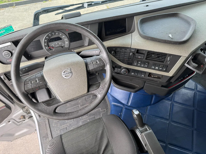Tracteur routier Volvo FH 460 6X2 PALFINGER 2300 + REMOTE CONTROL: photos 13 Tracteur routier Volvo FH 460 6X2 PALFINGER 2300 + REMOTE CONTROL: photos 13