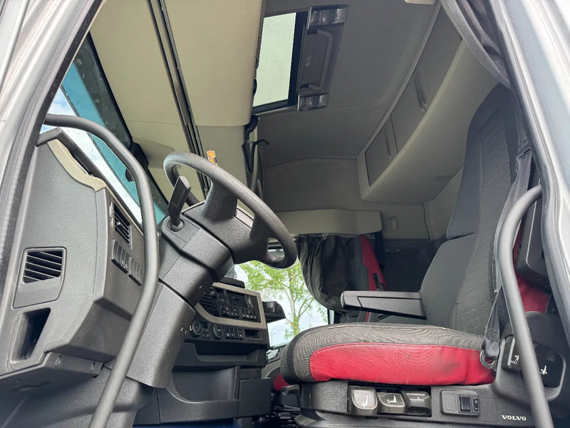 Tracteur routier Volvo FH 460 6X2 PALFINGER 2300 + REMOTE CONTROL: photos 11 Tracteur routier Volvo FH 460 6X2 PALFINGER 2300 + REMOTE CONTROL: photos 11