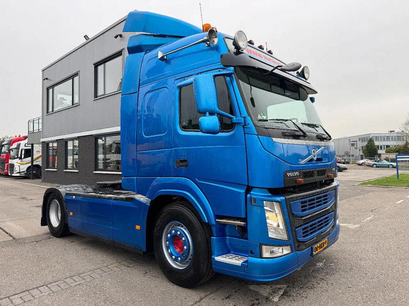 Volvo FM 370 4X2 EURO 6 SKIRTS SPOILERS I-SHIFT - Tracteur routier: photos 3 Volvo FM 370 4X2 EURO 6 SKIRTS SPOILERS I-SHIFT - Tracteur routier: photos 3