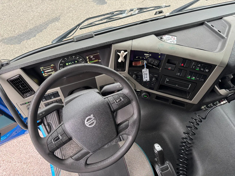Tracteur routier Volvo FM 370 4X2 SPOILERS EURO 6 SKIRTS HOLLAND TRUCK: photos 9