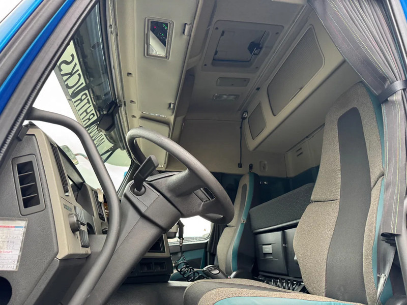 Tracteur routier Volvo FM 370 4X2 SPOILERS EURO 6 SKIRTS HOLLAND TRUCK: photos 7
