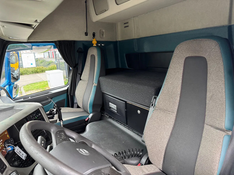 Tracteur routier Volvo FM 370 4X2 SPOILERS EURO 6 SKIRTS HOLLAND TRUCK: photos 8