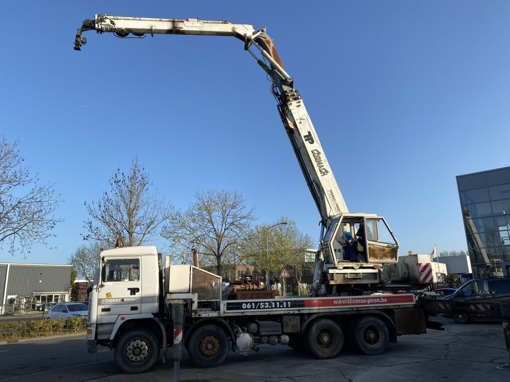 Volvo F 12 8X4 + CORMACH 87000 CRANE - 8.642 HOURS - Camion grue: photos 1 Volvo F 12 8X4 + CORMACH 87000 CRANE - 8.642 HOURS - Camion grue: photos 1