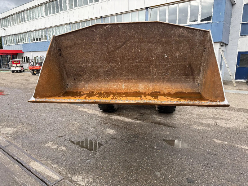 Volvo L120H, CE, 8314 UUR + CDC-STEERING - Chargeuse sur pneus: photos 4 Volvo L120H, CE, 8314 UUR + CDC-STEERING - Chargeuse sur pneus: photos 4