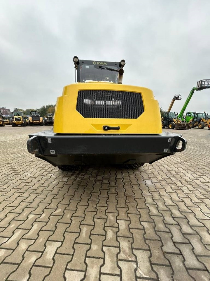 Bomag BW 211 D-5 - Compacteur à pieds de mouton/ Monocylindre: photos 3 Bomag BW 211 D-5 - Compacteur à pieds de mouton/ Monocylindre: photos 3