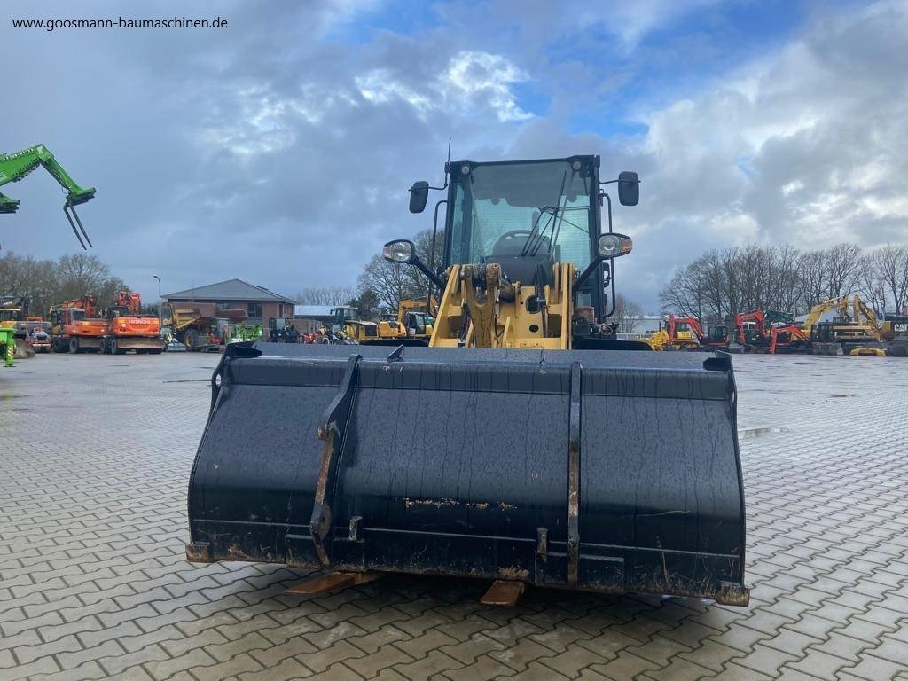 CAT 907 M - Chargeuse sur pneus: photos 3 CAT 907 M - Chargeuse sur pneus: photos 3