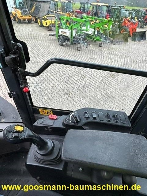 Chargeuse sur pneus Komatsu WA 320-8: photos 12