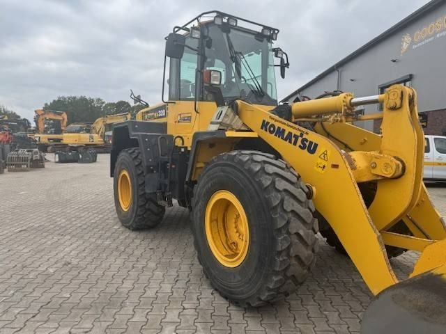 Komatsu WA 320 - Chargeuse sur pneus: photos 5 Komatsu WA 320 - Chargeuse sur pneus: photos 5