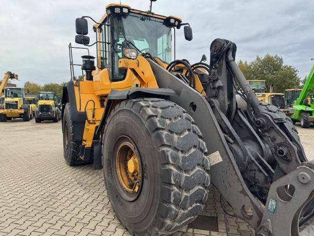 Volvo L 180 H - Chargeuse sur pneus: photos 1 Volvo L 180 H - Chargeuse sur pneus: photos 1