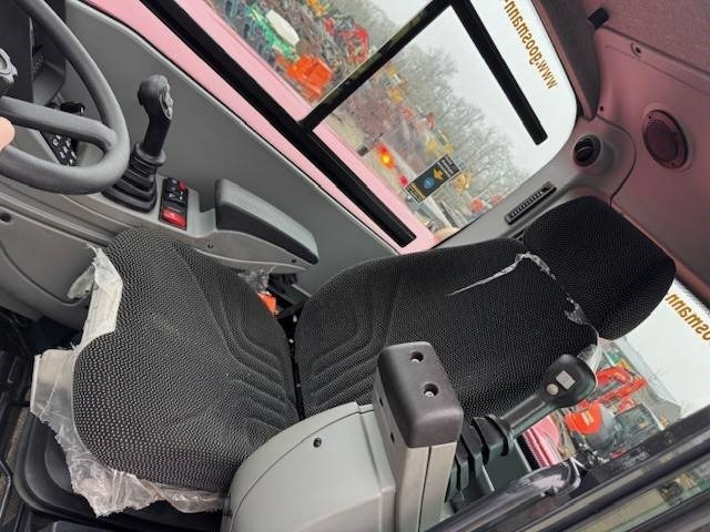 Pelle sur pneus Yanmar B 110 W: photos 10