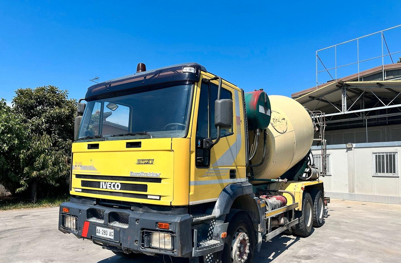 Autobetoniera Iveco 3 assi - Camion malaxeur: photos 2 Autobetoniera Iveco 3 assi - Camion malaxeur: photos 2