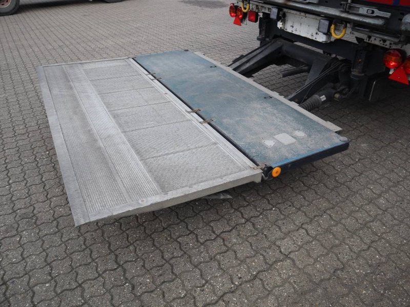 Krone 3 axle curtainside trailer - Semi-remorque rideaux coulissants: photos 3 Krone 3 axle curtainside trailer - Semi-remorque rideaux coulissants: photos 3