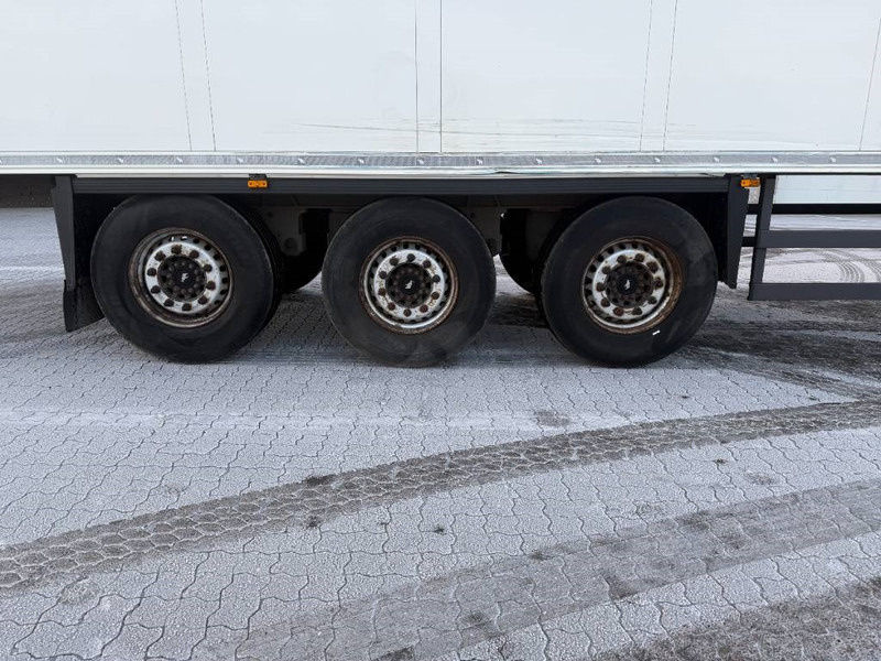 Semi-remorque frigorifique Schmitz Cargobull Refrigerated trailer / Kühlauflieger / Køletrailer: photos 10 Semi-remorque frigorifique Schmitz Cargobull Refrigerated trailer / Kühlauflieger / Køletrailer: photos 10