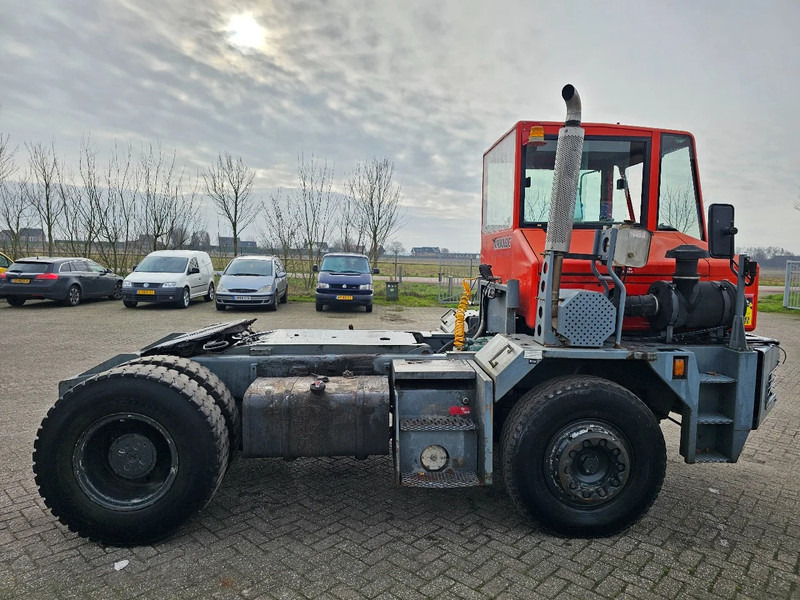 CVS-Ferrari TT2516B - Tracteur portuaire: photos 4 CVS-Ferrari TT2516B - Tracteur portuaire: photos 4
