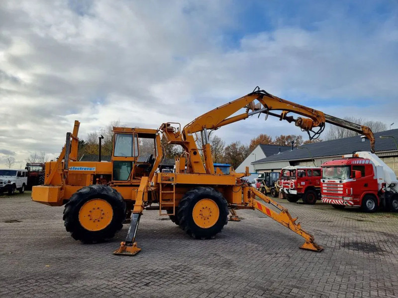 Elctrovar Waterdrill - waterboor - Grounddrill - 4x4 - Grue automotrice lente: photos 1 Elctrovar Waterdrill - waterboor - Grounddrill - 4x4 - Grue automotrice lente: photos 1