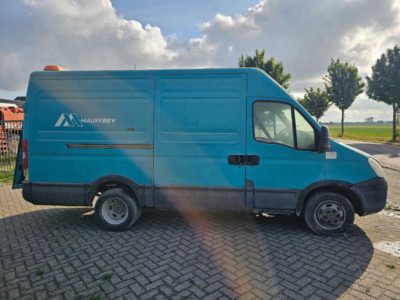 Iveco Daily 35C15V Daily 35C15V - Voiture: photos 4 Iveco Daily 35C15V Daily 35C15V - Voiture: photos 4
