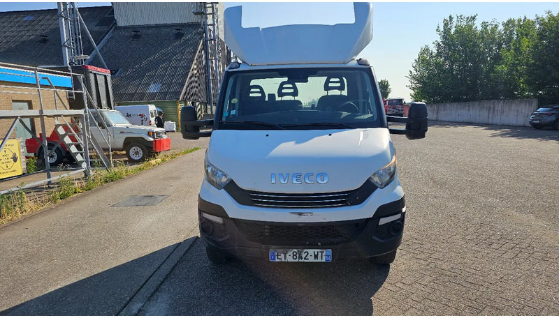 Iveco Daily IS70CI2BA - Châssis cabine: photos 2 Iveco Daily IS70CI2BA - Châssis cabine: photos 2