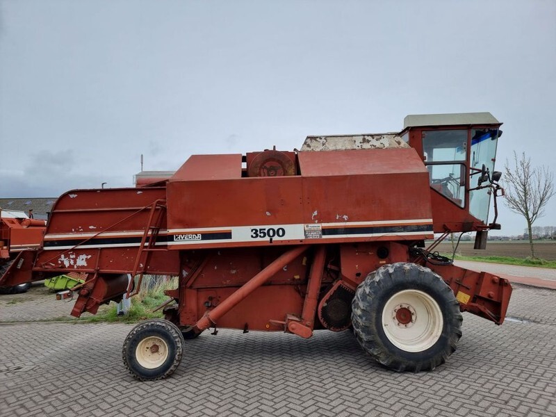 Laverda 3500 - Moissonneuse-batteuse: photos 4 Laverda 3500 - Moissonneuse-batteuse: photos 4
