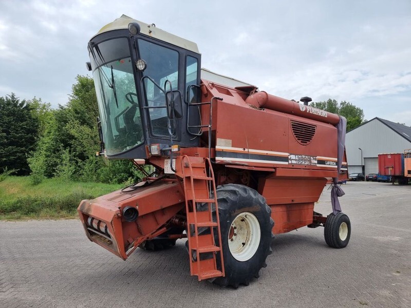 Laverda 3500 - Moissonneuse-batteuse: photos 1 Laverda 3500 - Moissonneuse-batteuse: photos 1