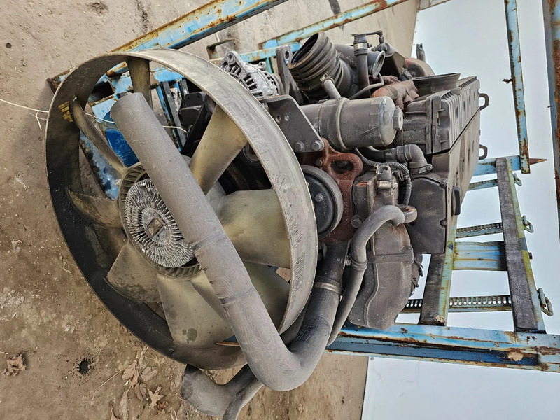Mercedes-Benz Atego - Moteur pour Camion: photos 4 Mercedes-Benz Atego - Moteur pour Camion: photos 4