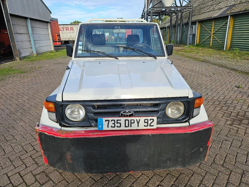 Toyota Land Cruiser LB71MOD - Pick-up: photos 2 Toyota Land Cruiser LB71MOD - Pick-up: photos 2