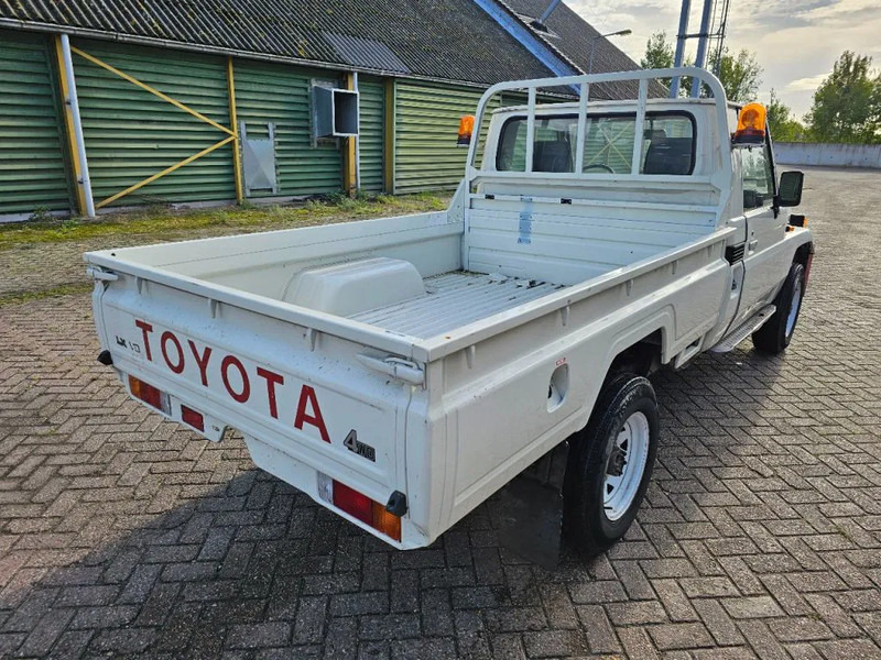 Toyota Land Cruiser LB71MOD - Pick-up: photos 5 Toyota Land Cruiser LB71MOD - Pick-up: photos 5