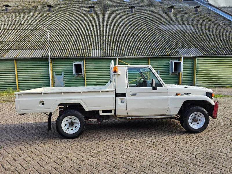 Toyota Land Cruiser LB71MOD - Pick-up: photos 4 Toyota Land Cruiser LB71MOD - Pick-up: photos 4