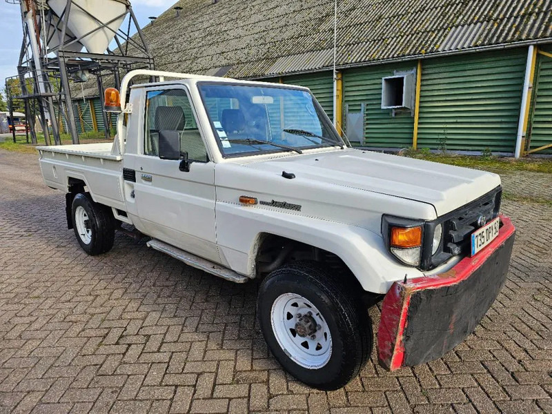 Toyota Land Cruiser LB71MOD - Pick-up: photos 3 Toyota Land Cruiser LB71MOD - Pick-up: photos 3