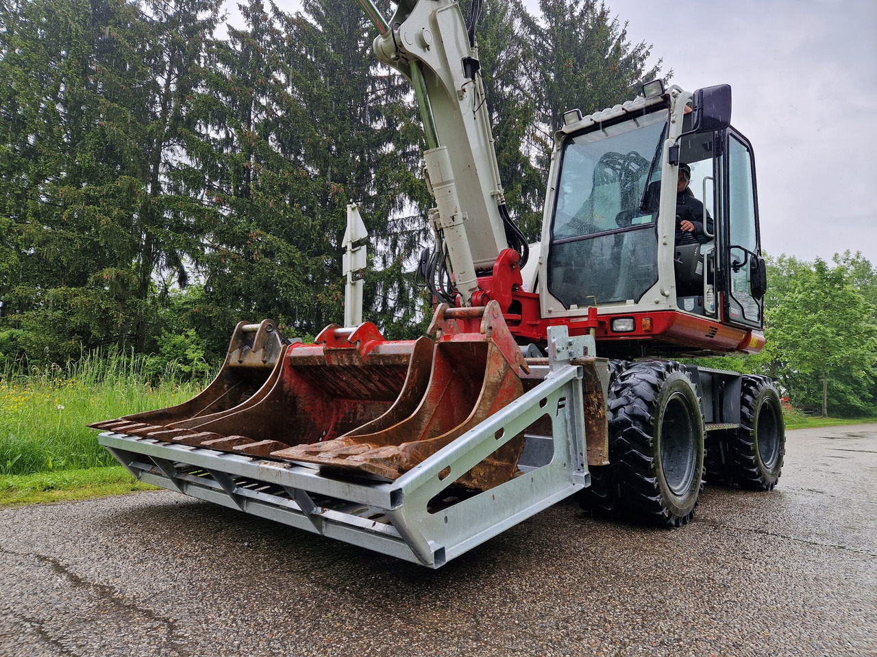 Construction site spoon box LK 2200 - Accessoire pour Pelle sur pneus: photos 1 Construction site spoon box LK 2200 - Accessoire pour Pelle sur pneus: photos 1