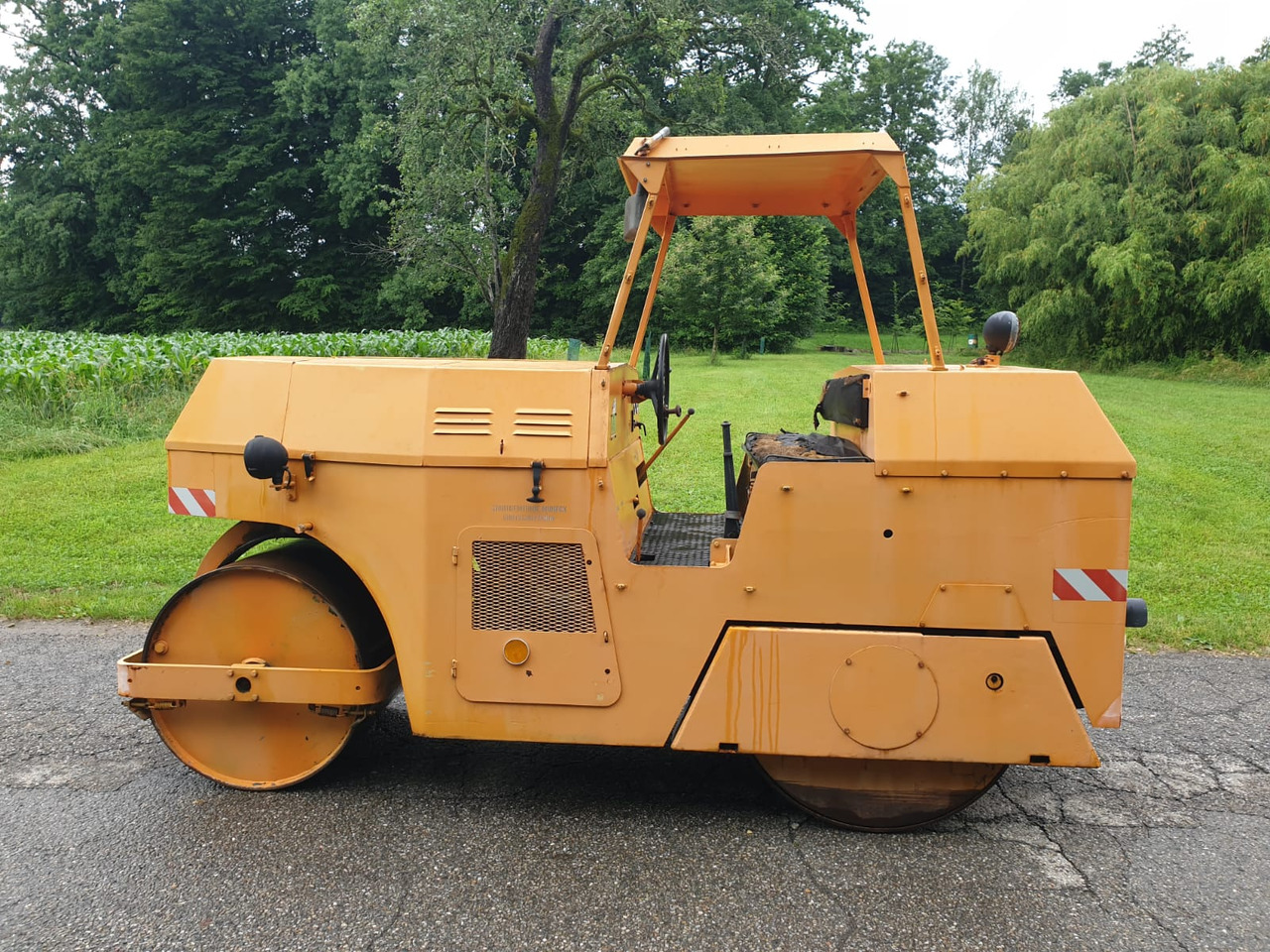 - Compacteur: photos 1 - Compacteur: photos 1