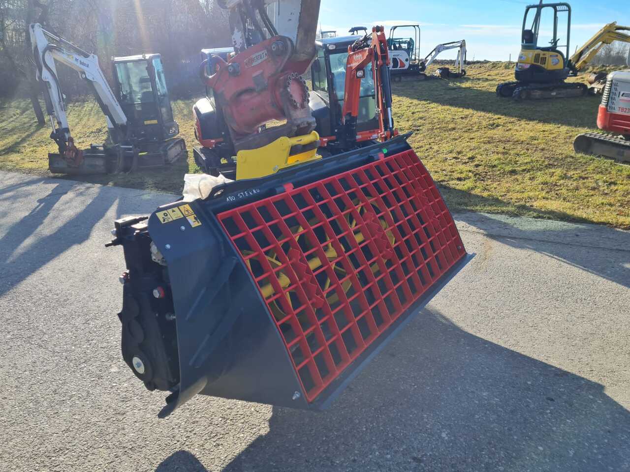 Concrete mixing bucket 180 cm for Excavator - Godet pour Pelle sur chenille: photos 2 Concrete mixing bucket 180 cm for Excavator - Godet pour Pelle sur chenille: photos 2